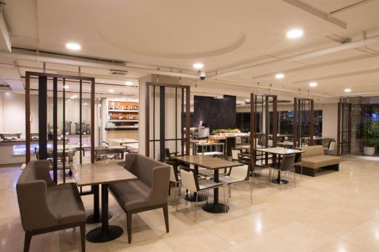 Seasons Siam Hotel Bangkok Esterno foto